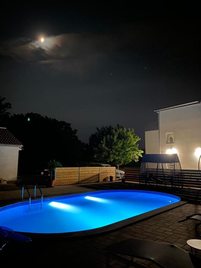 Holiday Home “Marko” With Heated Pool! Nin Buitenkant foto