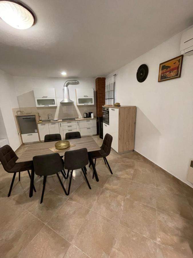 Holiday Home “Marko” With Heated Pool! Nin Buitenkant foto